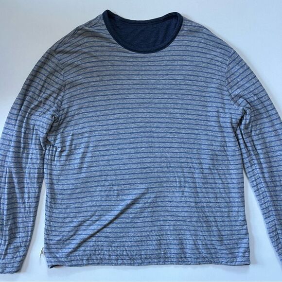 Faherty Cloud Cotton Reversible Crew Navy/Striped - Picture 8 of 10